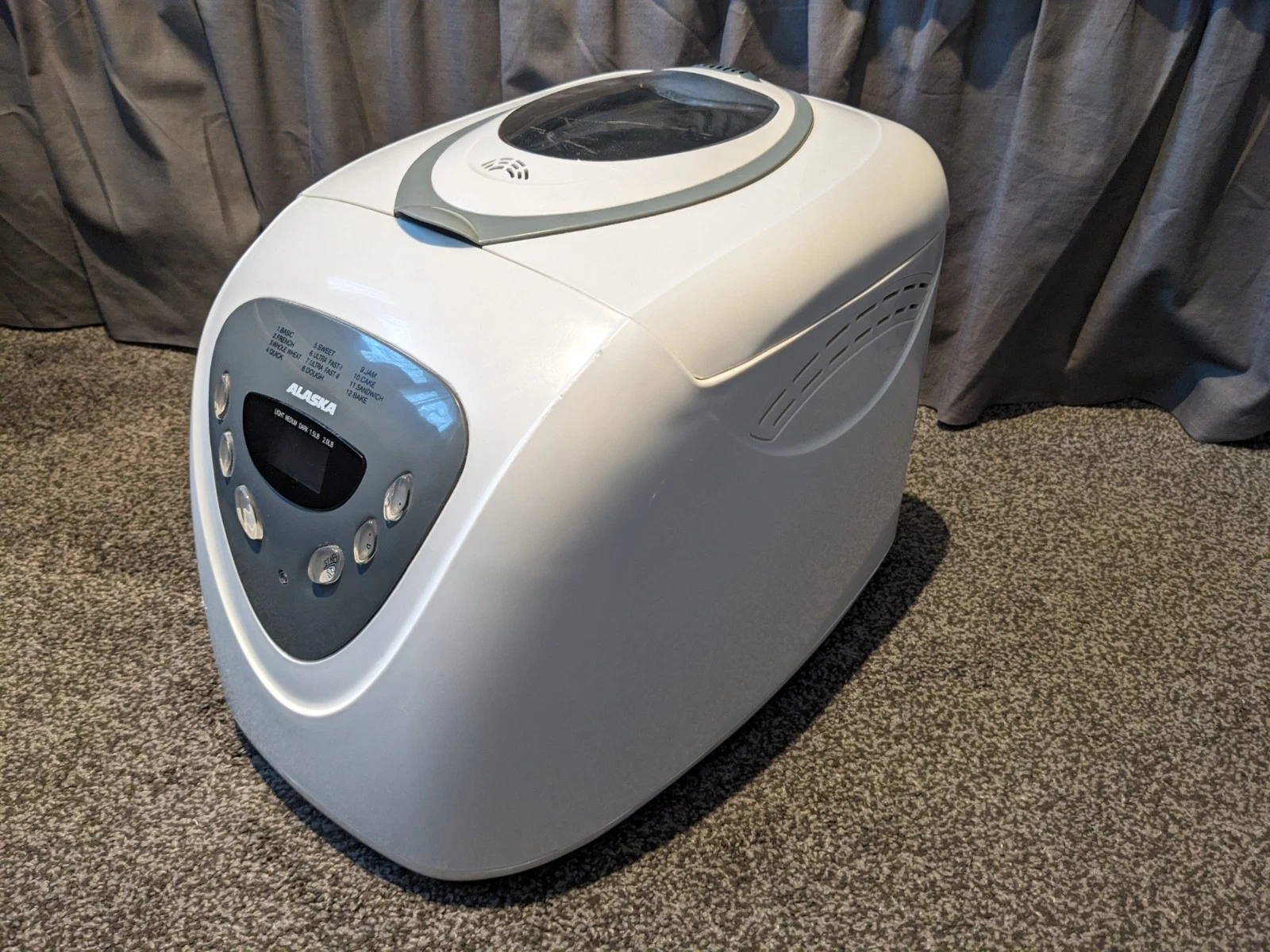Alaska BM2600 Bread Maker with 12 programmes White