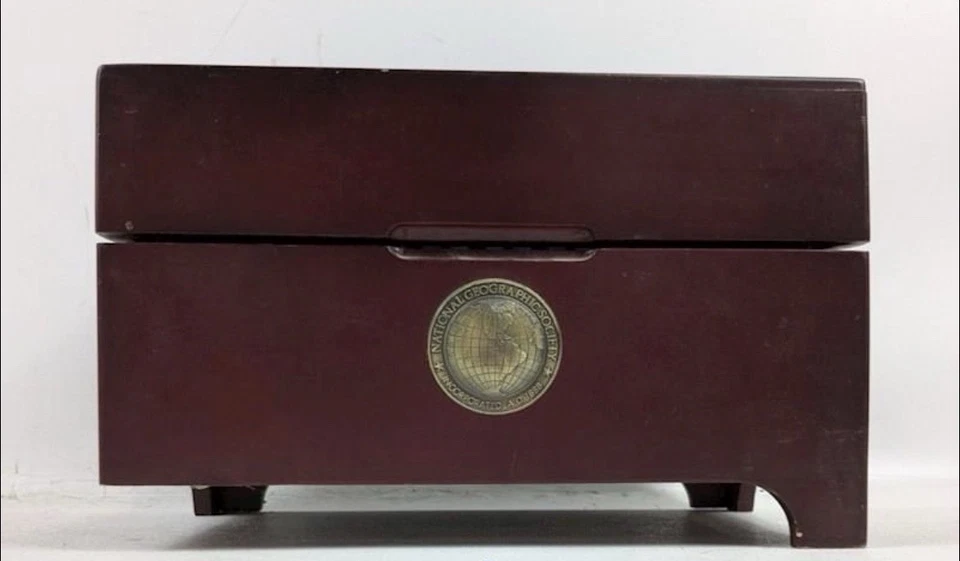 Complete National Geographic In Wooden Box - Read - Image 2 of 4