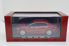 J0881(3) T 1/30 Camry (4)3T7 Color Sample Minicar Emotional Red for Un