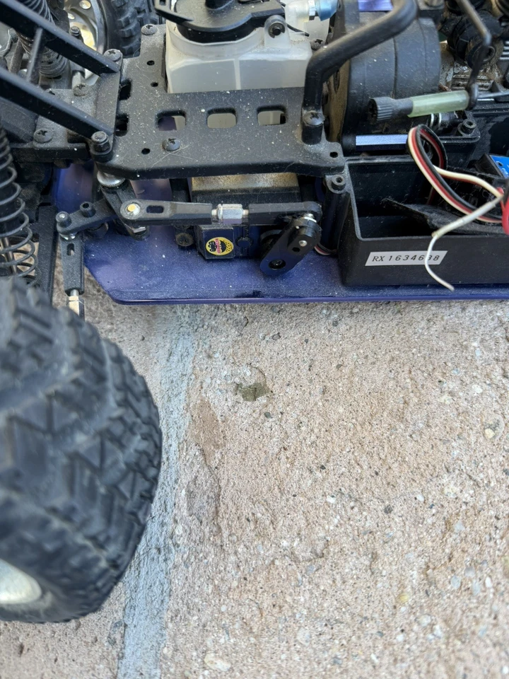 Exceed RC 4wd Truck Nitro (untested) But complete (For Parts Only) - Image 4 of 4