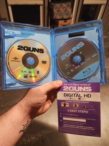 2 Guns (Blu-ray/DVD, 2013, 2-Disc Set, Includes Digital Copy UltraViolet) - Picture 4 of 4
