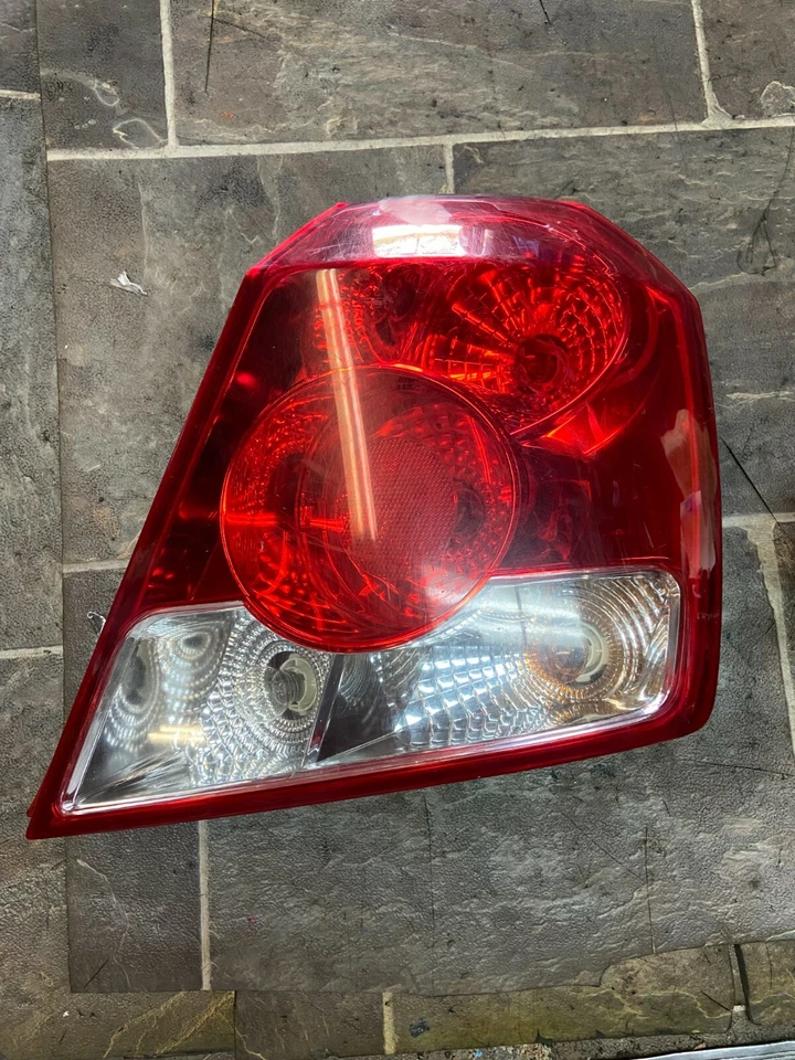 04-08 CHEVY AVEO SWIFT HTBK 05-08 PONTIAC WAVE LUZ TRASERA DERECHA LÁMPARA OEM Foto 4 de 4