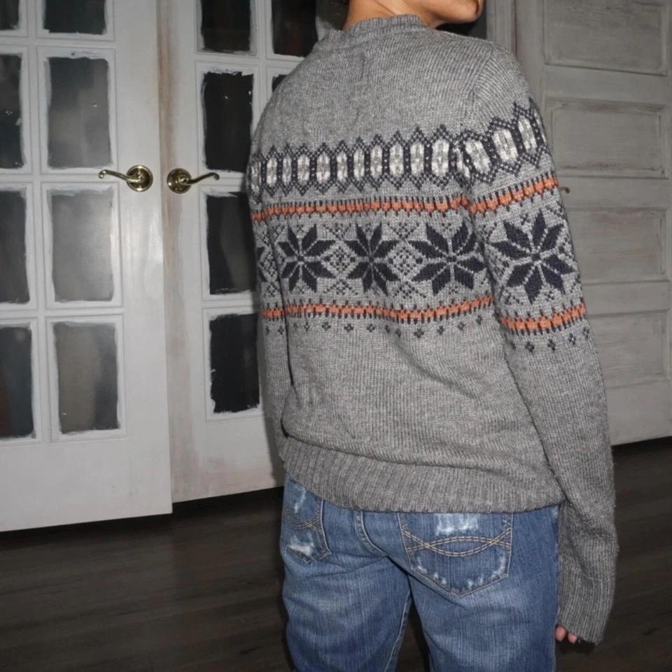Vintage Superdry Grey and Navy Blue Nordic Knit Crewneck/ Sweater Foto 2 de 4