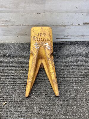 1U3352WTL ITR Excavator Bucket Twin Sharp Rock Tooth, Fits CAT J350 