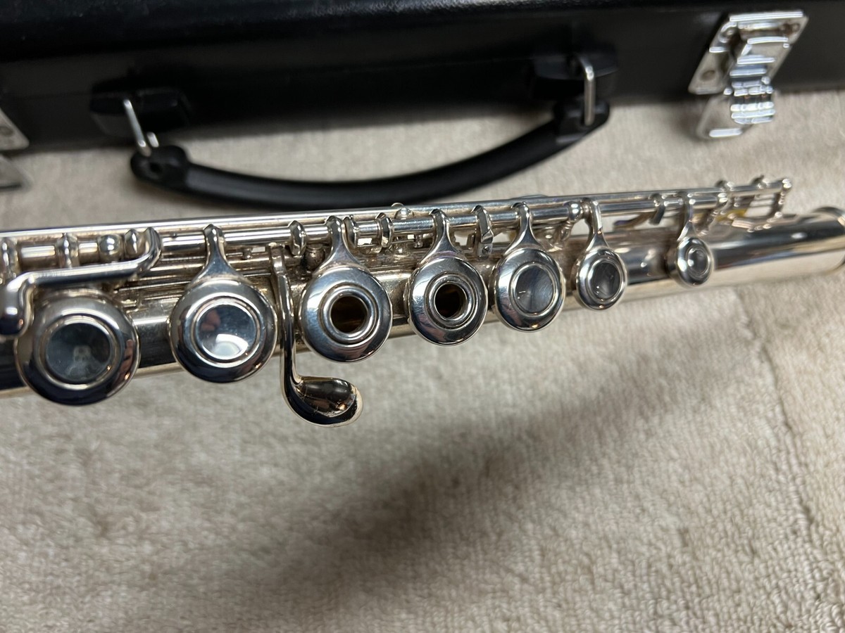 Yamaha 281 Open Hole Silver Plated Flute, Inline G ~ Made in Yamaha 281 Open Hole Silver Plated Flute, Inline G ~ Made in