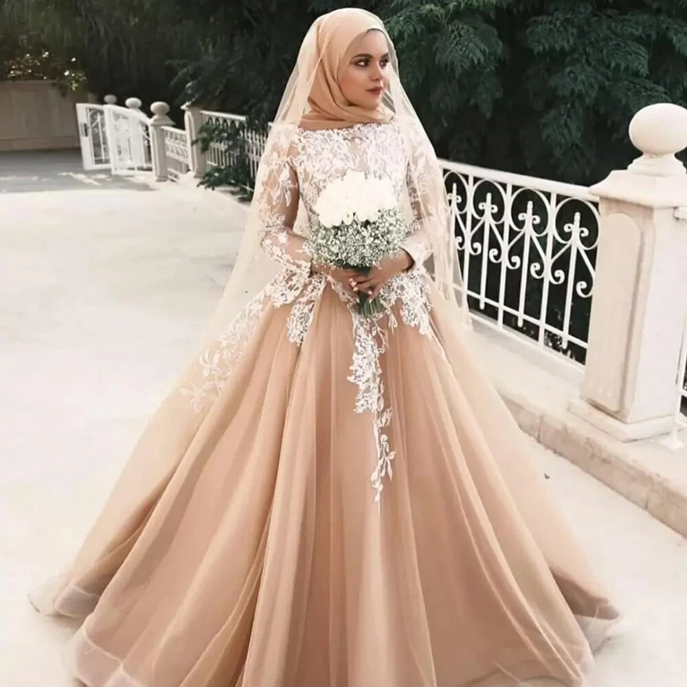 Muslim Wedding Dress with Beautiful Neckline