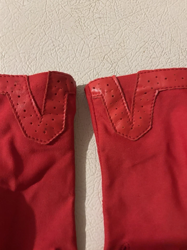 Sheer Energy Gloves Red One Size 81% Nylon 19% Spandex Faux Leather Vintage - Image 2 of 4