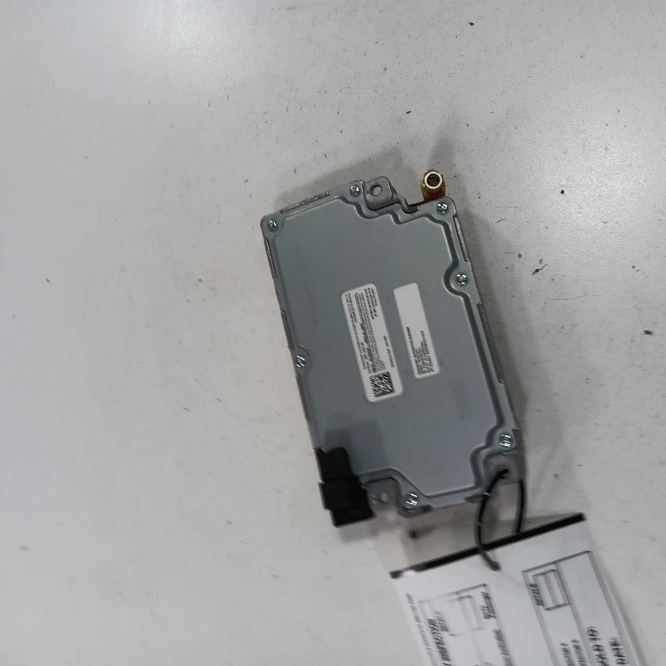 Módulo de control de comunicación Ford Mustang Sync con navegación {GR3T14G370BM} 2015 Foto 3 de 4