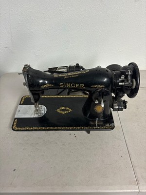 SINGER 221 Featherweight Sewing Machine
