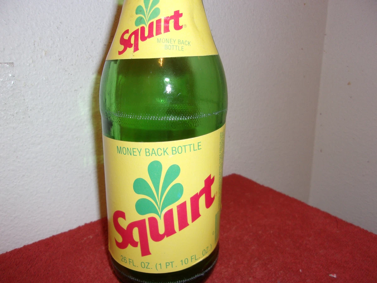VINTAGE SQUIRT GREEN GLASS 26 oz SODA BOTTLE w/ PAPER LABEL & CAP | eBay