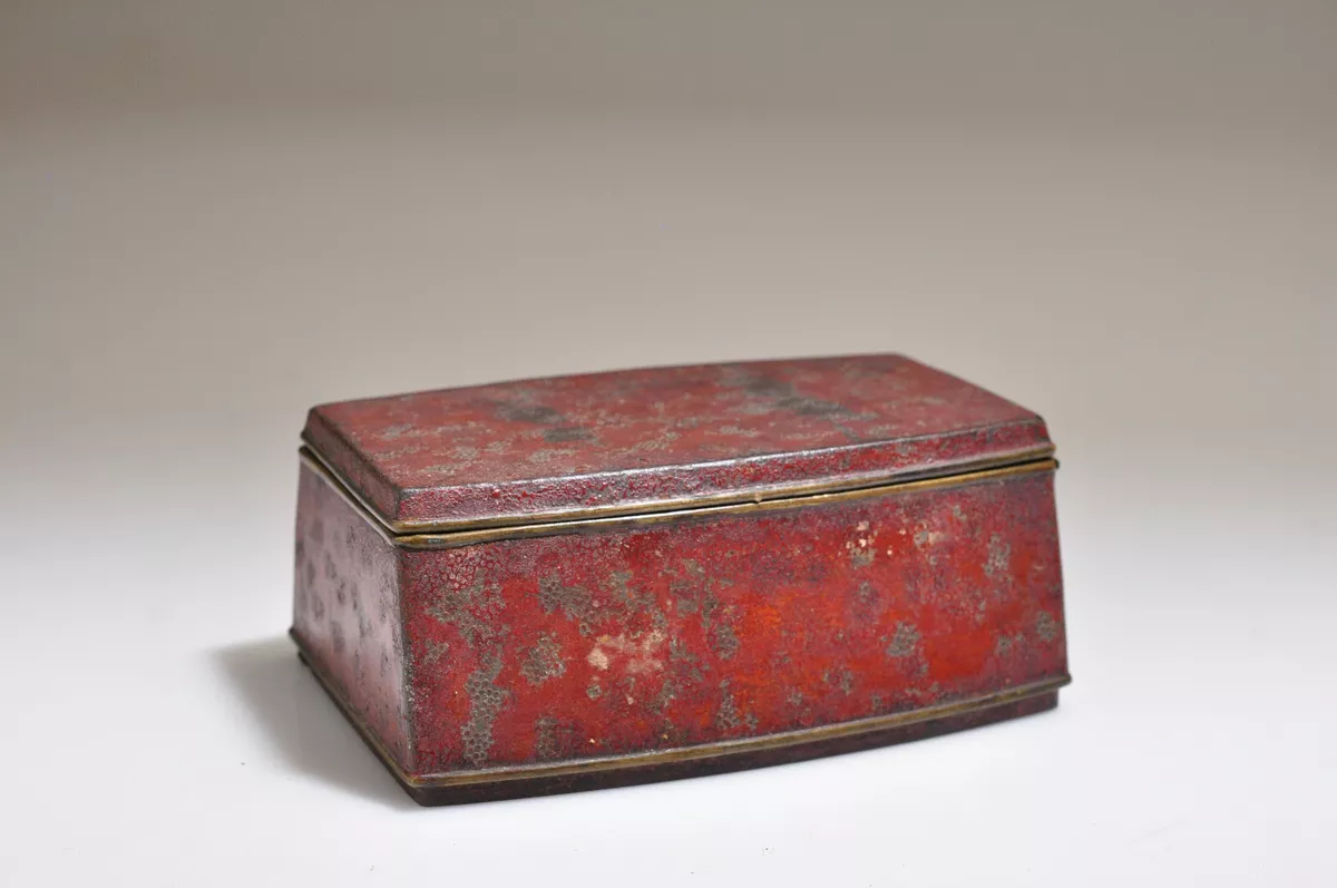 Small vintage tin sale boxes