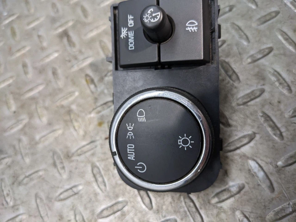 Faro antiniebla OEM 07-14 GMC Yukon Sierra Tahoe Silverado Suburban S1159803 Foto 2 de 4