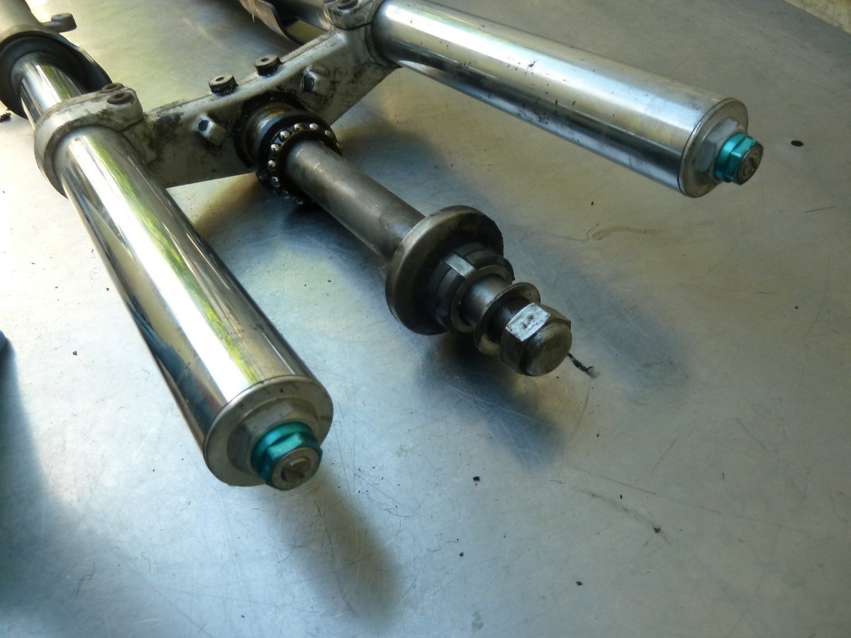 Forks front suspension FZ1 01-05 Yamaha Fazer FZS1 FZS1000 Yamaha