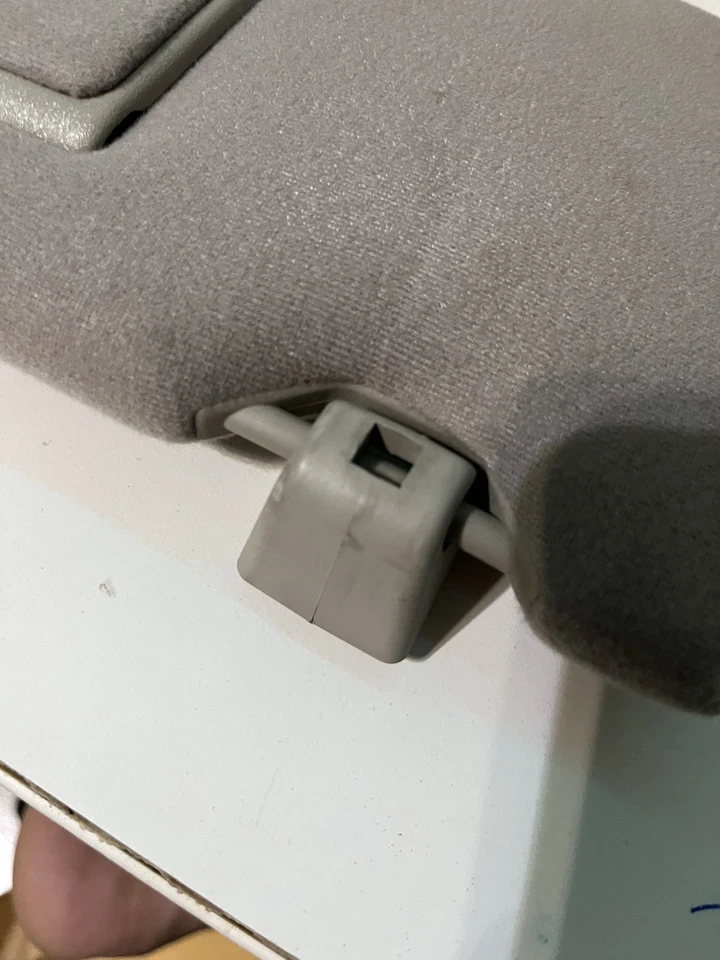 1998-2003 Jaguar XJ8 Vanden Plas para-sol lateral direito do motorista com espelho - Imagem 2 de 4