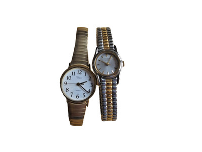 Lot of 2 watches Ladies Pulsar & Timex Quartz gold & Gold / silver stretch bands