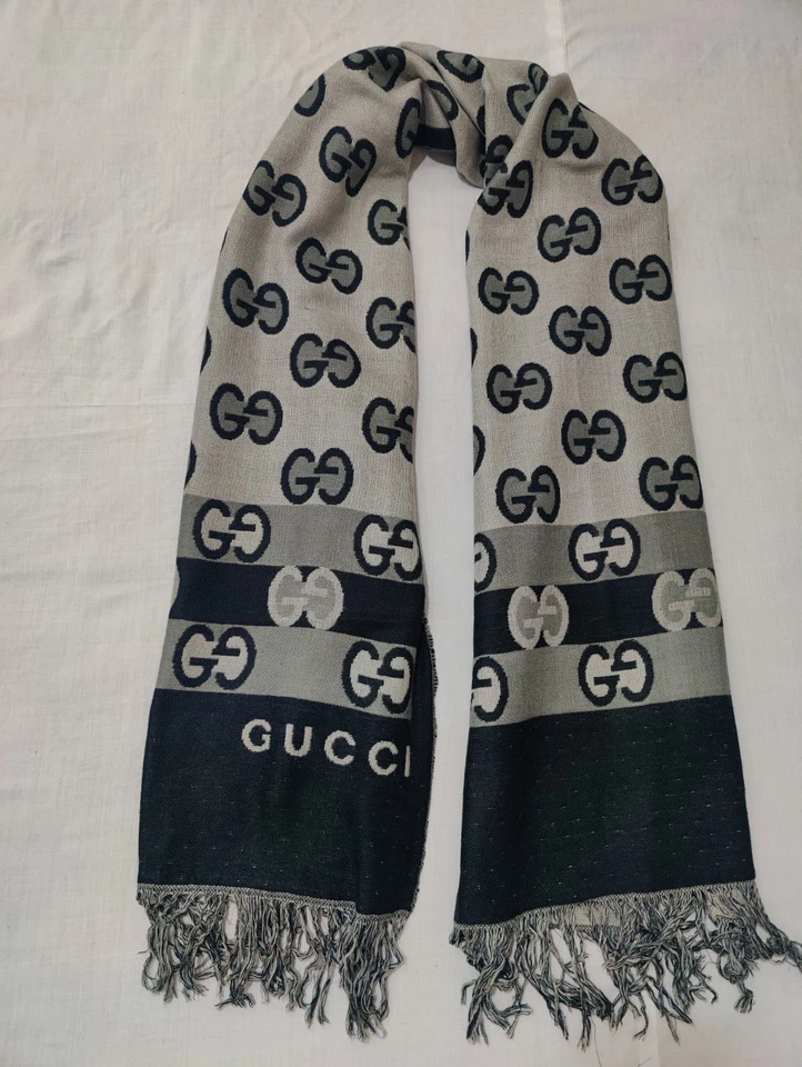 Auténtico Gucci Bufanda Mantón Negro Blanco Lana Estola Unisex GG Logo Silenciador Italia Foto 2 de 4