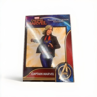Captain Marvel 12-Inch Resin Statue 0311/3000 Limited Marvel Premier Collection