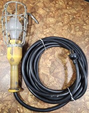 Luz colgante utilitaria enjaulada NeoTex PROTEX WOODHEAD de colección con bombilla de colección