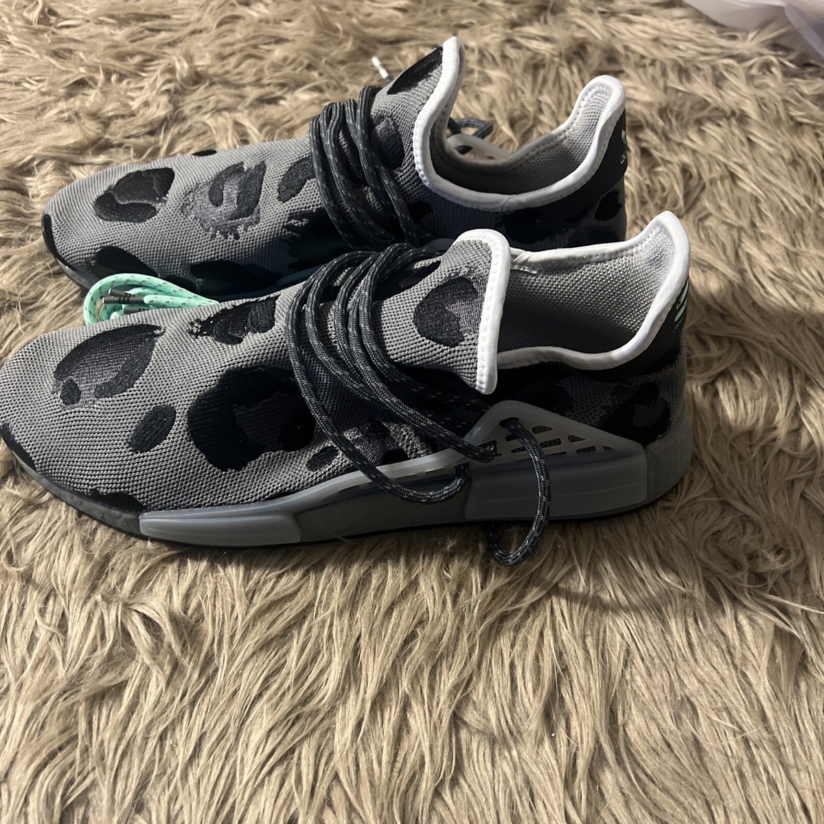 adidas gazelle silver green womens Adidas x Pharrell Human Race NMD Trail Respira Friends & Family Sneake   Celebrity Owned