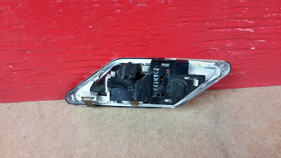 Luz de lectura de puerta interior trasera izquierda BMW 325CI E46 2001-2006 8375585 OEM Foto 3 de 4