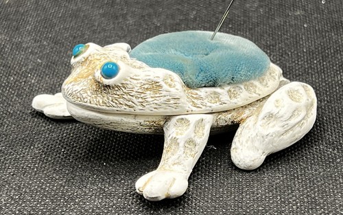 VTG FROG Florenza Pin Cushion Whitewashed Gold Aqua Velvet Trinket Box Sewing - 第 2/6 張圖片