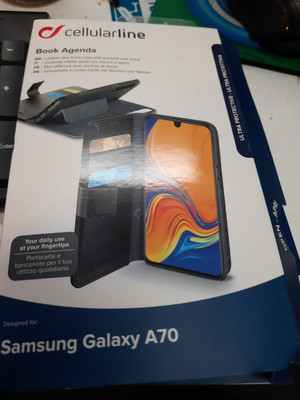 Cellularline Book Agenda Tasche Hülle Etui In Schwarz Für Samsung Galaxy A70