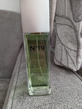 Image of Chanel No 19 Chanel Eau de Toilette 100ml