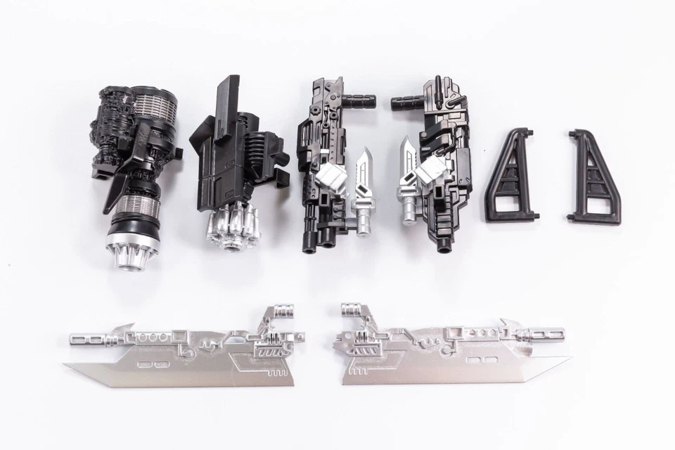 BAIWEI TW-1026 Ironhide Trailbreaker For Transformable Kids toys action figure - Image 3 of 4