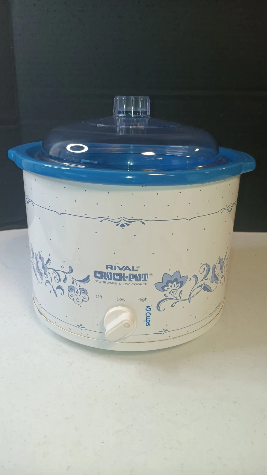 Rival Crockpot Model #3120 2 1/2 Quart Stoneware Slow Cooker Blue Floral