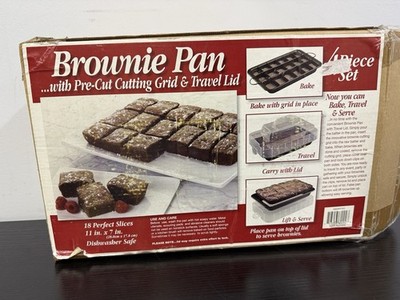 BROWNIE PAN 4-PIECE SET WITH PRE-CUT CUTTING GRID & TRAVEL LID New Rare