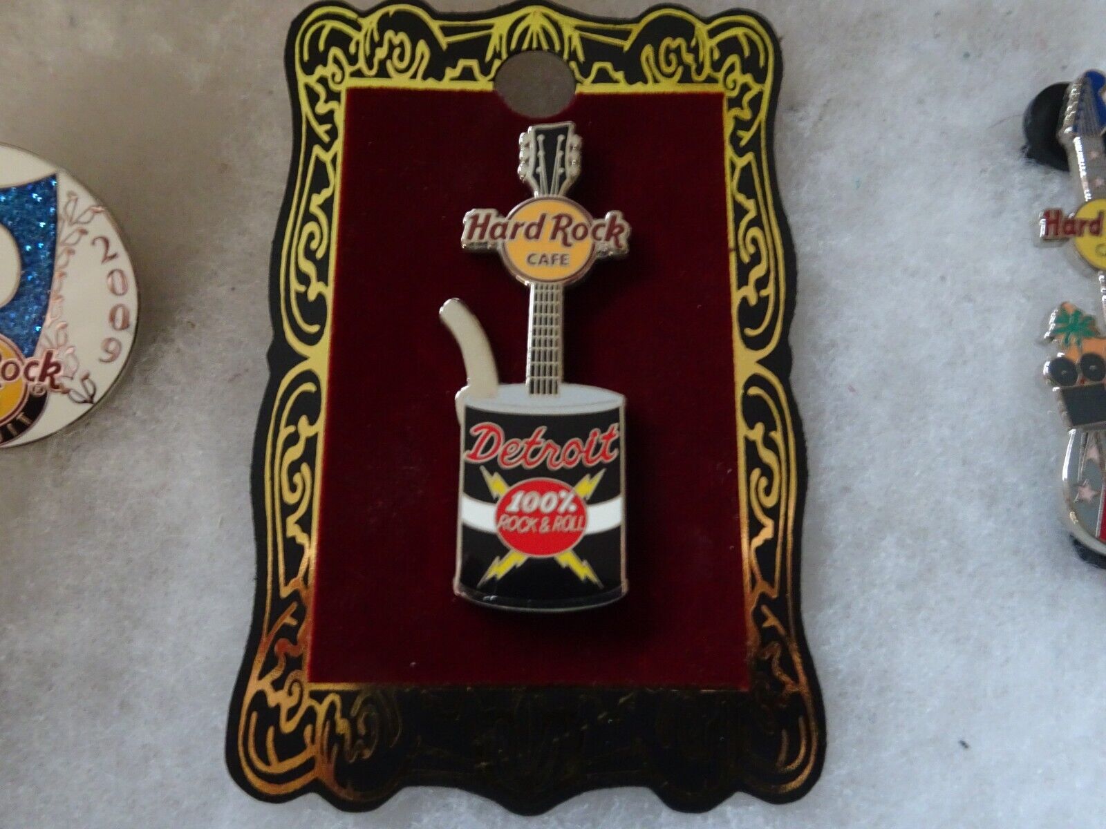 Hard Rock Cafe pin Detroit Oil Can Guitar 2008