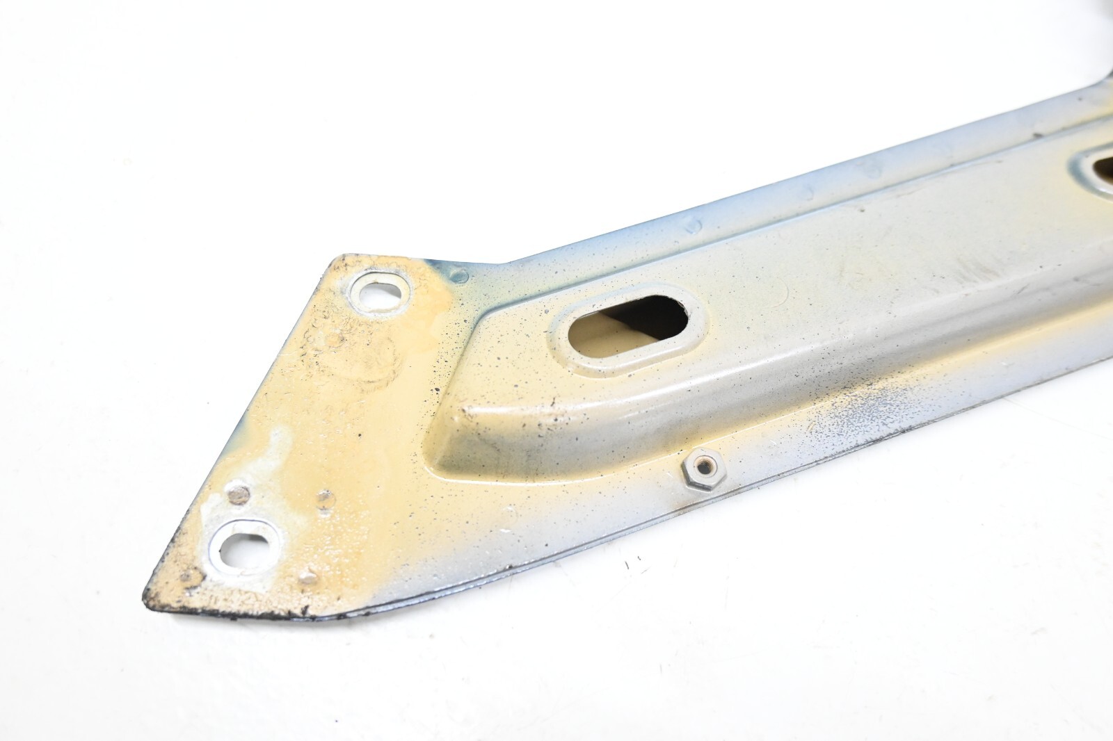 ⭐ 03-12 Maserati Quattroporte Front Upper Radiator Support Bracket Mount Oem