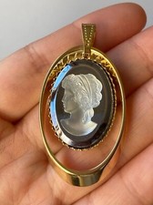 Vintage gold tone glass cameo pendant
