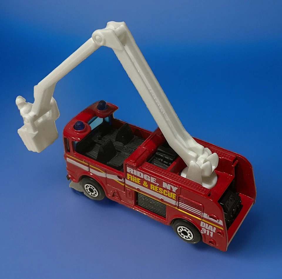 Matchbox 1999 Snorkel Fire Rescue Truck, Ridge New York, MB4 - Image 2 of 4