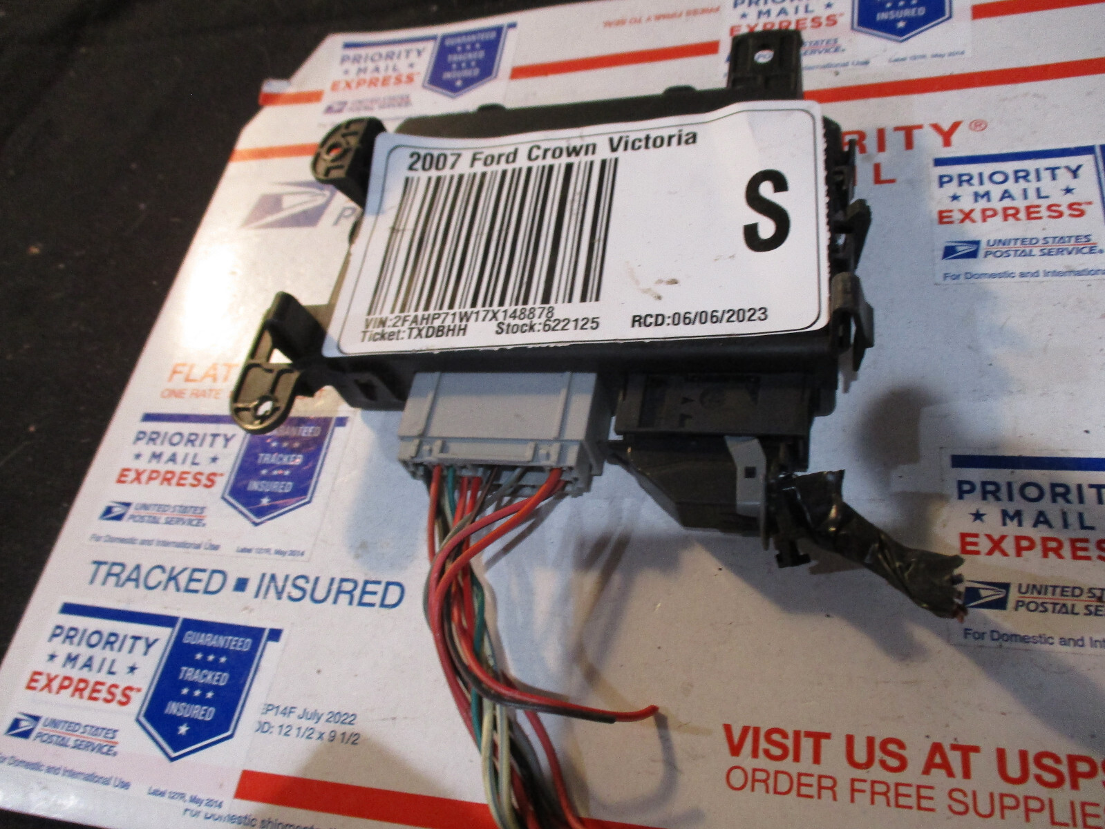 2007 CROWN VICTORIA P71 Keyless Entry Driver Door Module LH Computer ...