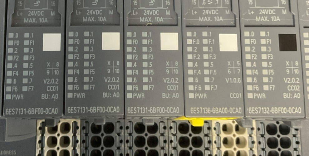 SIEMENS 6ES7 155-6AU01-0CN0 ET200SP SIMATIC S7 WITH MODULES AND BASES