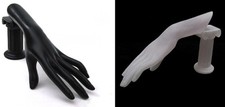 Dekorative Schmuckhand Ringehand mit Deko-S&auml;ule Pr&auml;sentation f&uuml;r Ringe & Armb&auml;nd