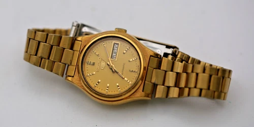 Lady's Vintage SEIKO 5 Automatic Gold Tone Mechanical Wristwatch 4206-0600