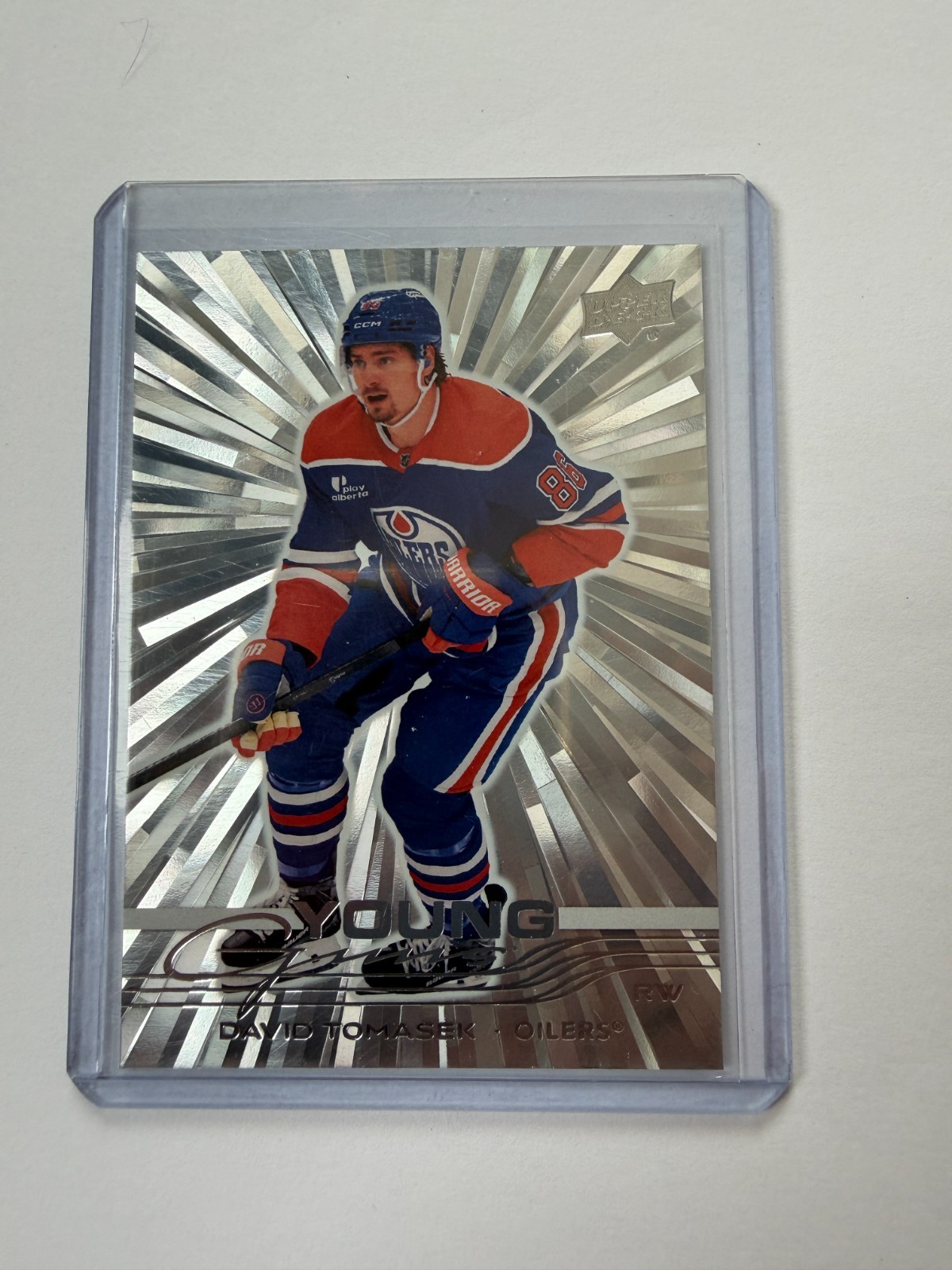 2025/26 UPPER DECK DAVID TOMASEK #481 OUTBURST YOUNG GUNS ROOKIE NRMT