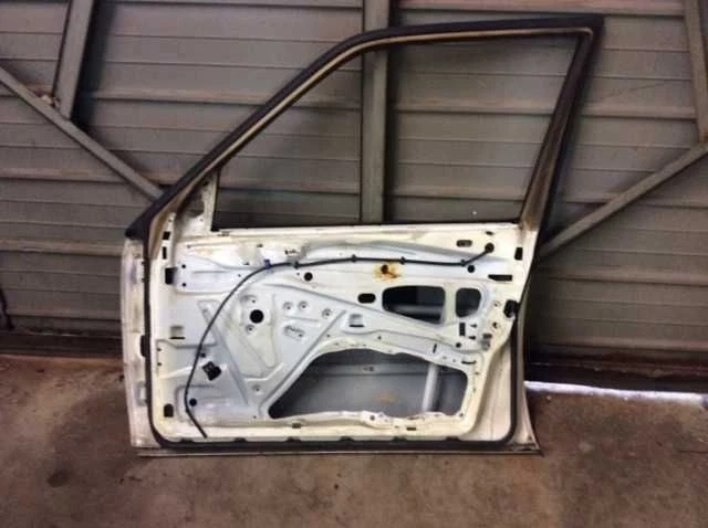 Front Right Passenger Door Shell | White Fits 94 95 Mercedes Benz E320 E300D Foto 4 de 4