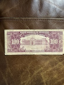 1960 100 Córdovas Note Series. Bank of Nicaragua. Signed by Luis Somoza Rare