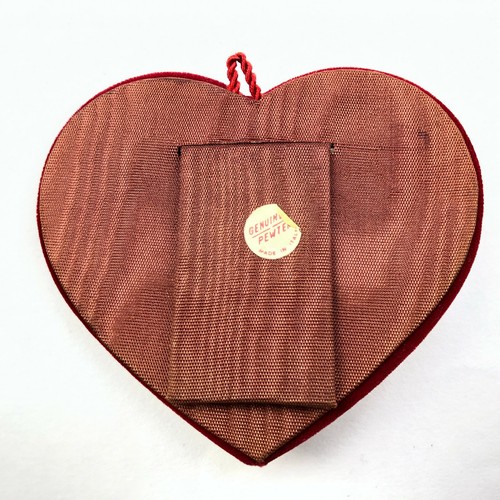 Placa de pared vintage de terciopelo peltre rojo corazón con soporte ITALIA niña flores granja - Imagen 3 de 4