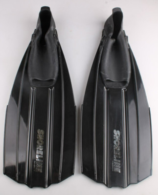 Shoreline Akona Flippers snorkle fins diving scuba swimming Black Size 8-9