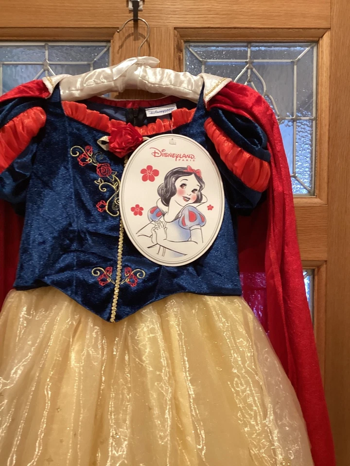 DISNEY STORE DELUXE SNOW WHITE COSTUME WITH HOOPED SKIRT & CAPE AGE 9/10 BNWT - Image 3 of 4