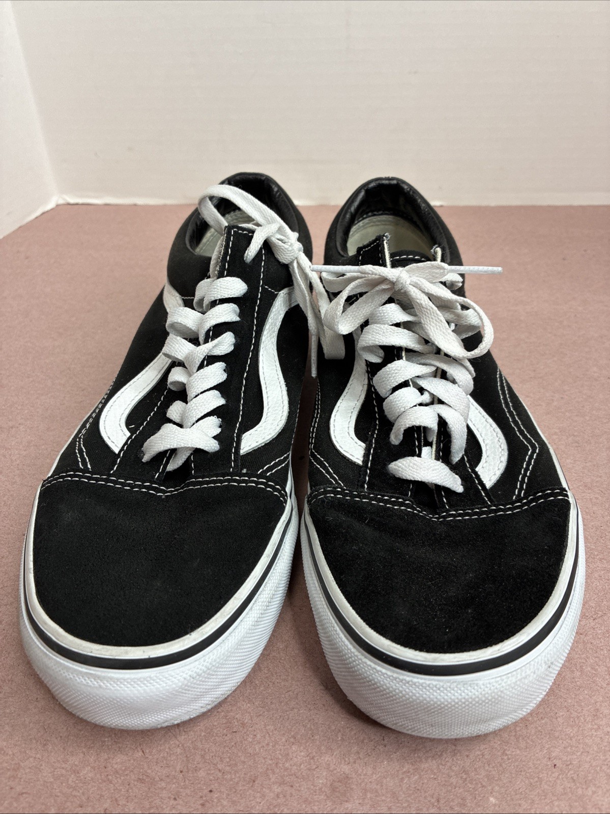Black/white 507698 Size 9.5