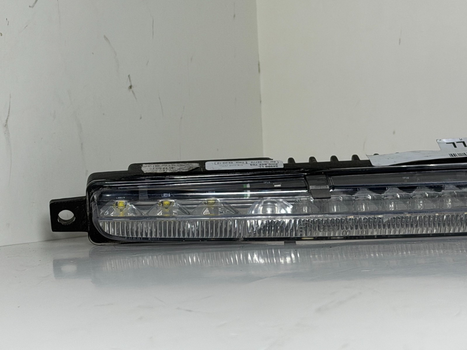 10-20 BENTLEY BENTAYGA MULSANNE REAR BUMPER LED REVERSE LIGHT LAMP 4W0945703 OEM
