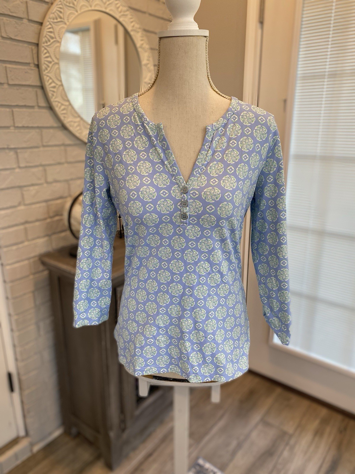 J.McLaughlin Blue Geometric Print Catalina Cloth Henley Top Blouse Sz S Preppy