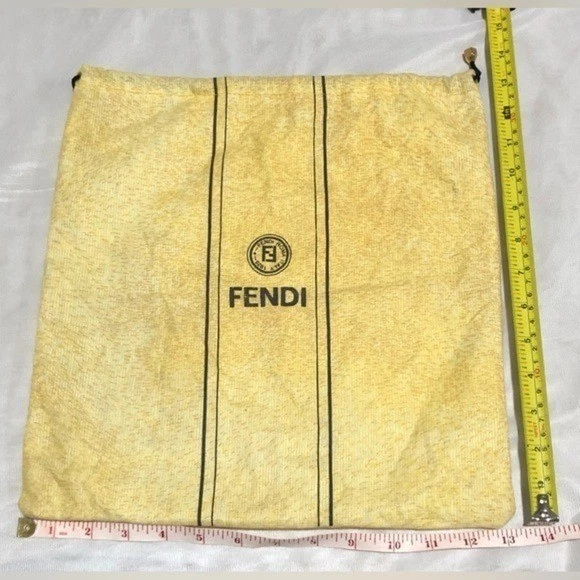 Bolsa antipolvo Fendi cierre con cordón amarillo Foto 2 de 4