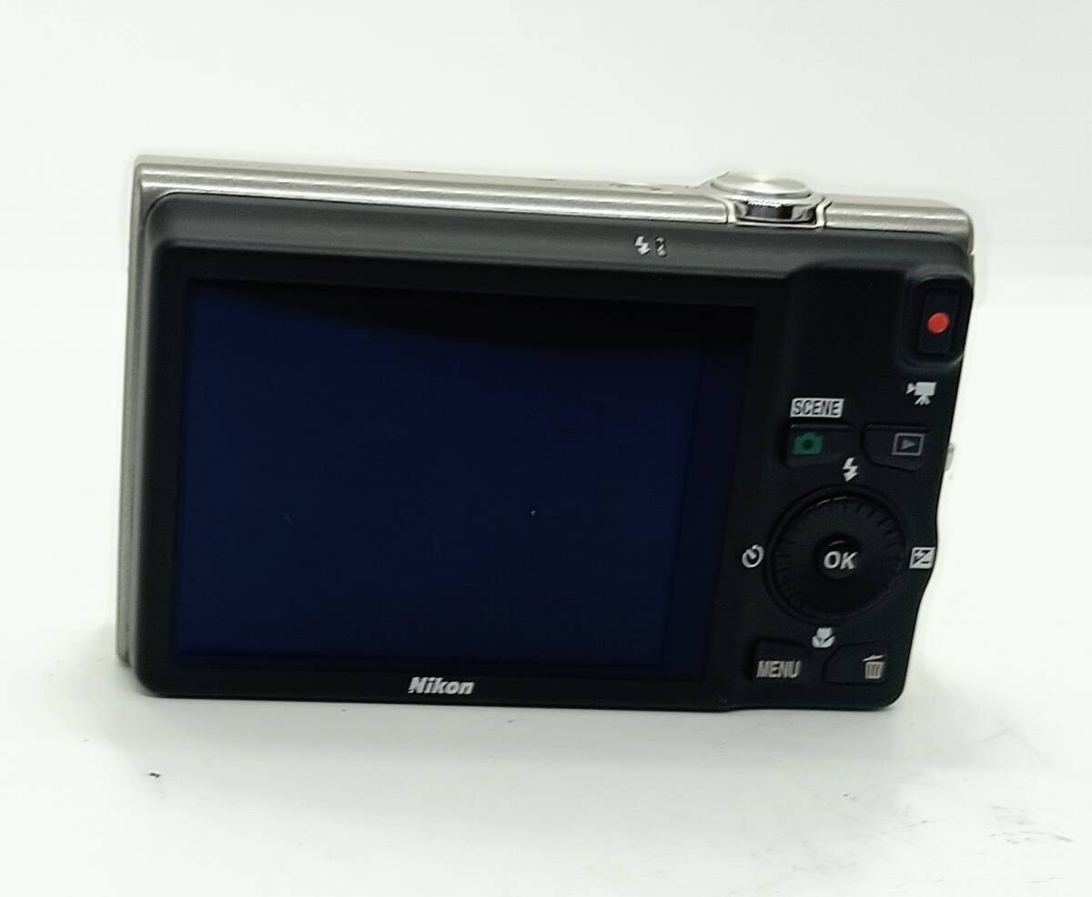 超美品 COOLPIX S6200 プラチナシルバー  M888 Nikon COOLPIX S6200 16.0MP Compact Digital Camera Silver Used