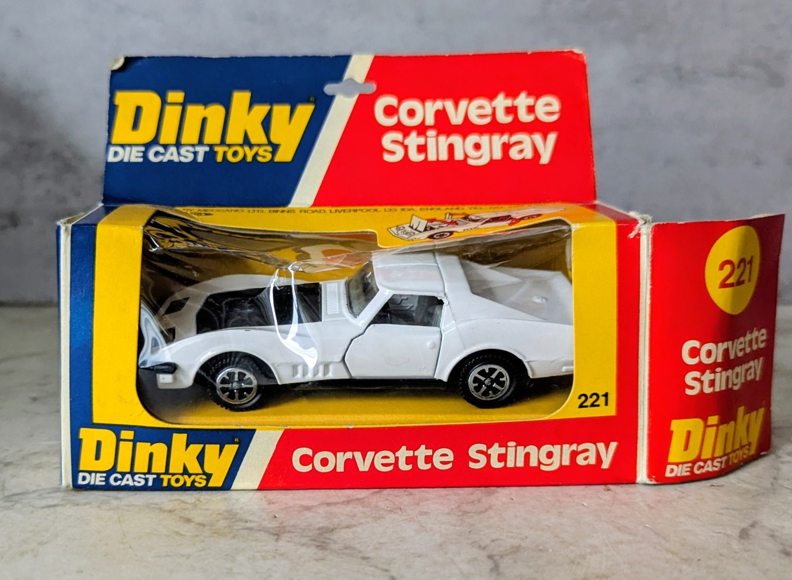 Dinky 221, Corvette Stingray - Free Price Guide & Review